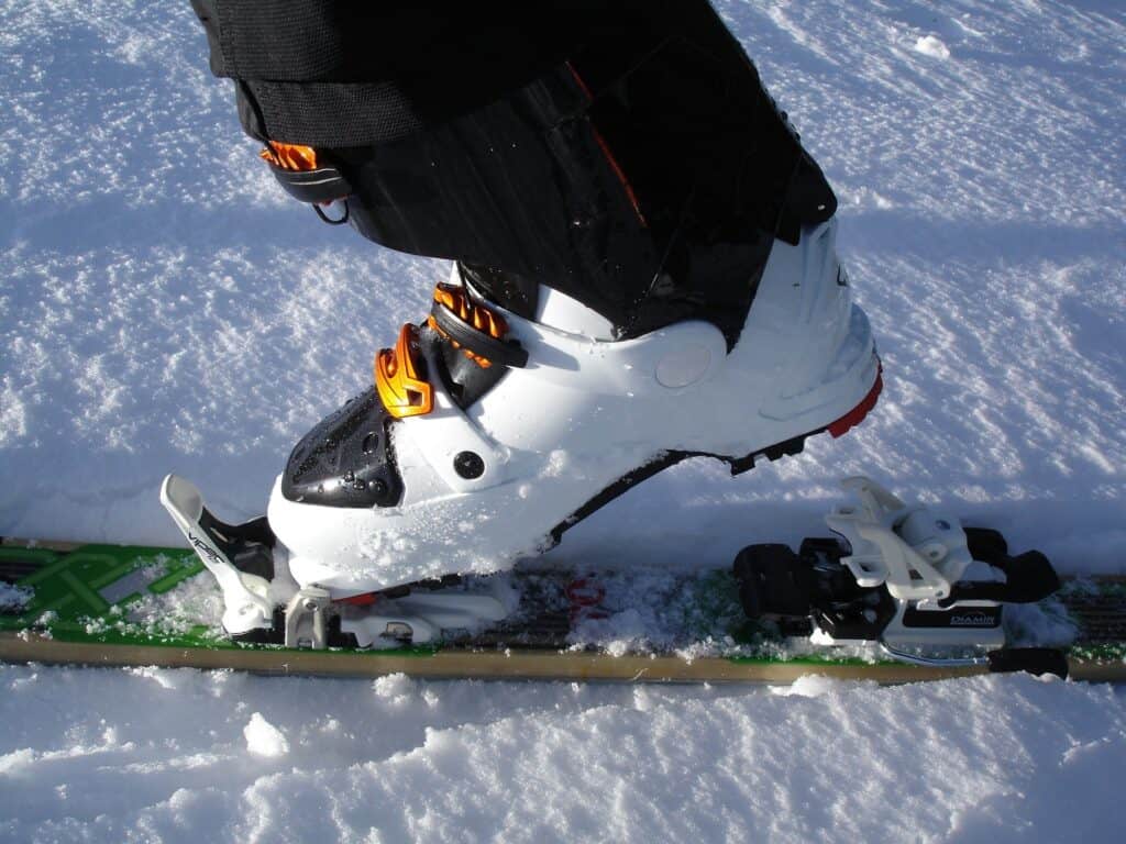Attacchi per sci da scialpinismo